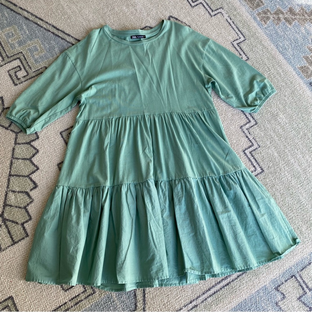 Zara Pleated Dress in Green sz S